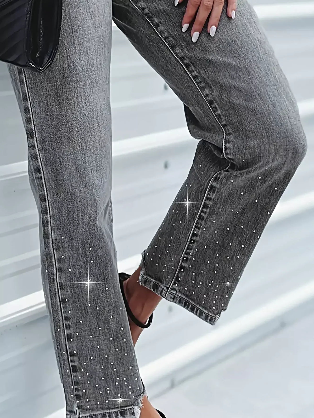 Rhinestone Embellished Cropped Jeans -