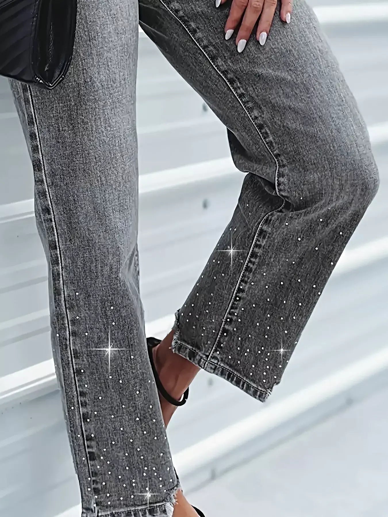 Rhinestone Embellished Cropped Jeans -