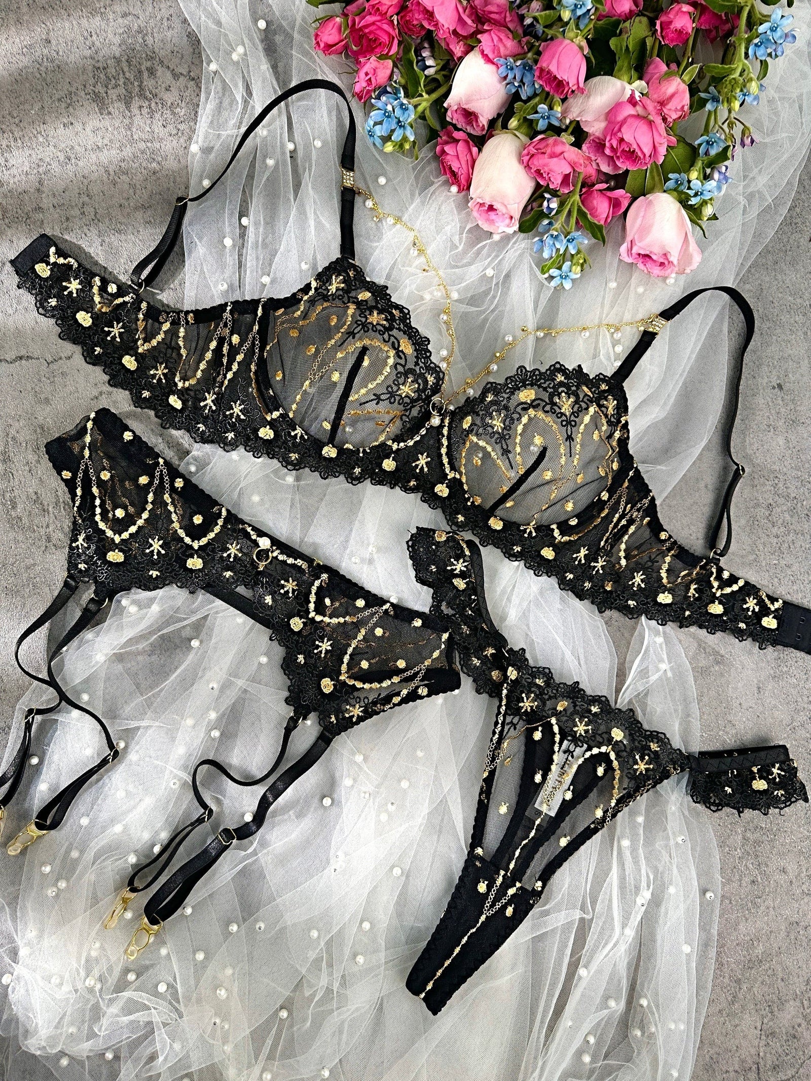 Opulent Lace Pearl-Embellished Lingerie Set - 3 pcs set