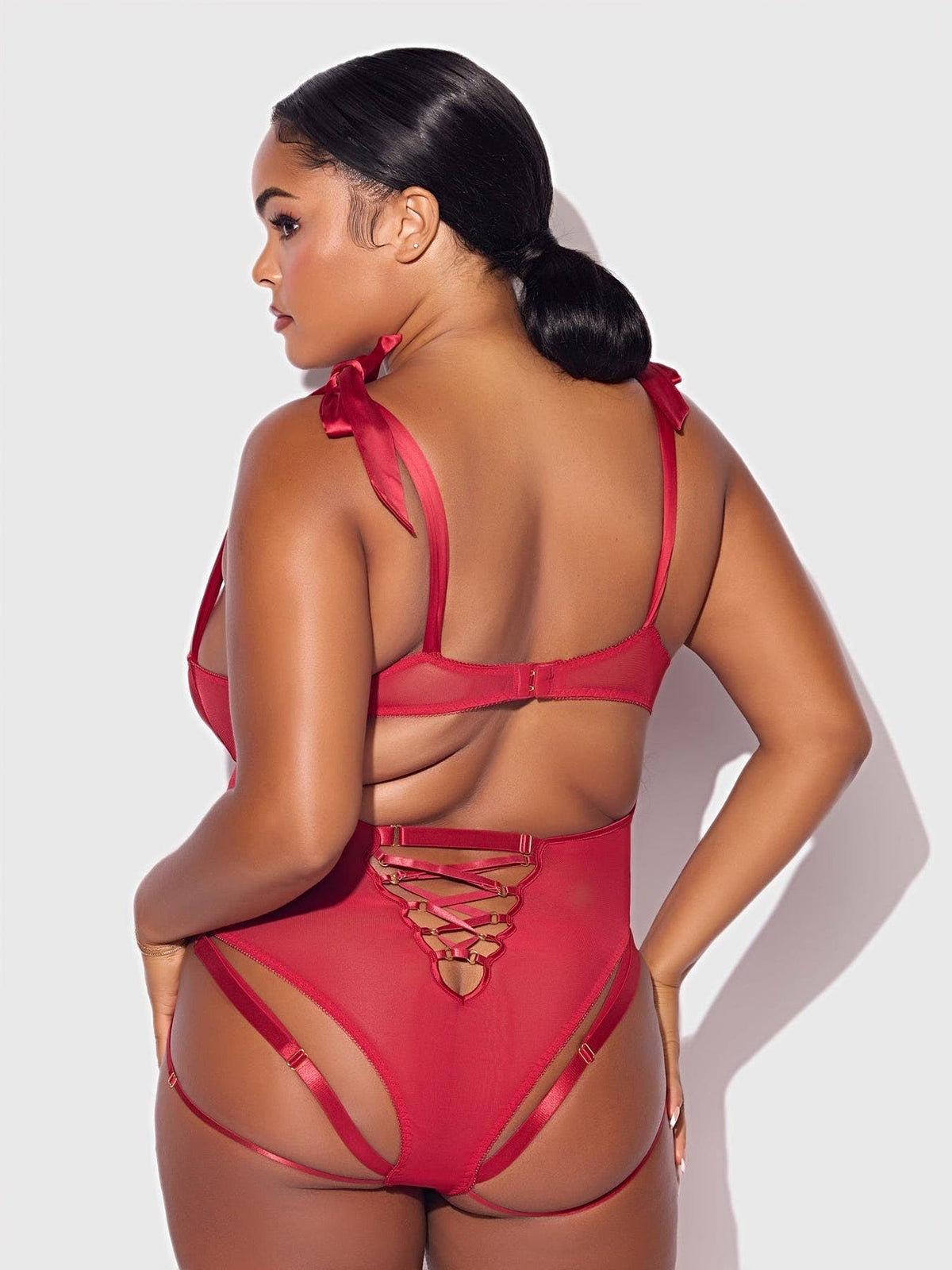 ROSALIE EMBROIDERED LACE TEDDY -
