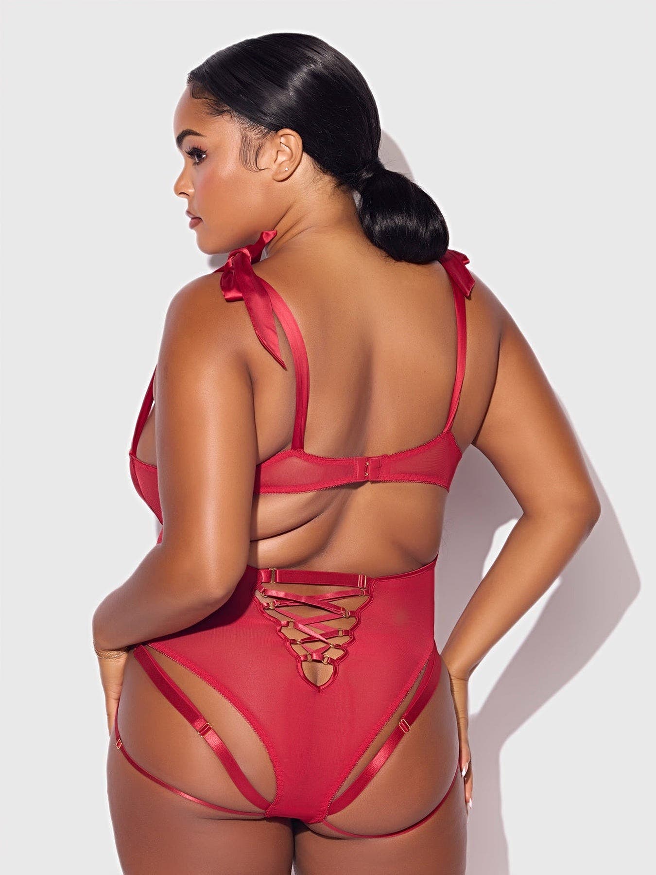 ROSALIE EMBROIDERED LACE TEDDY -