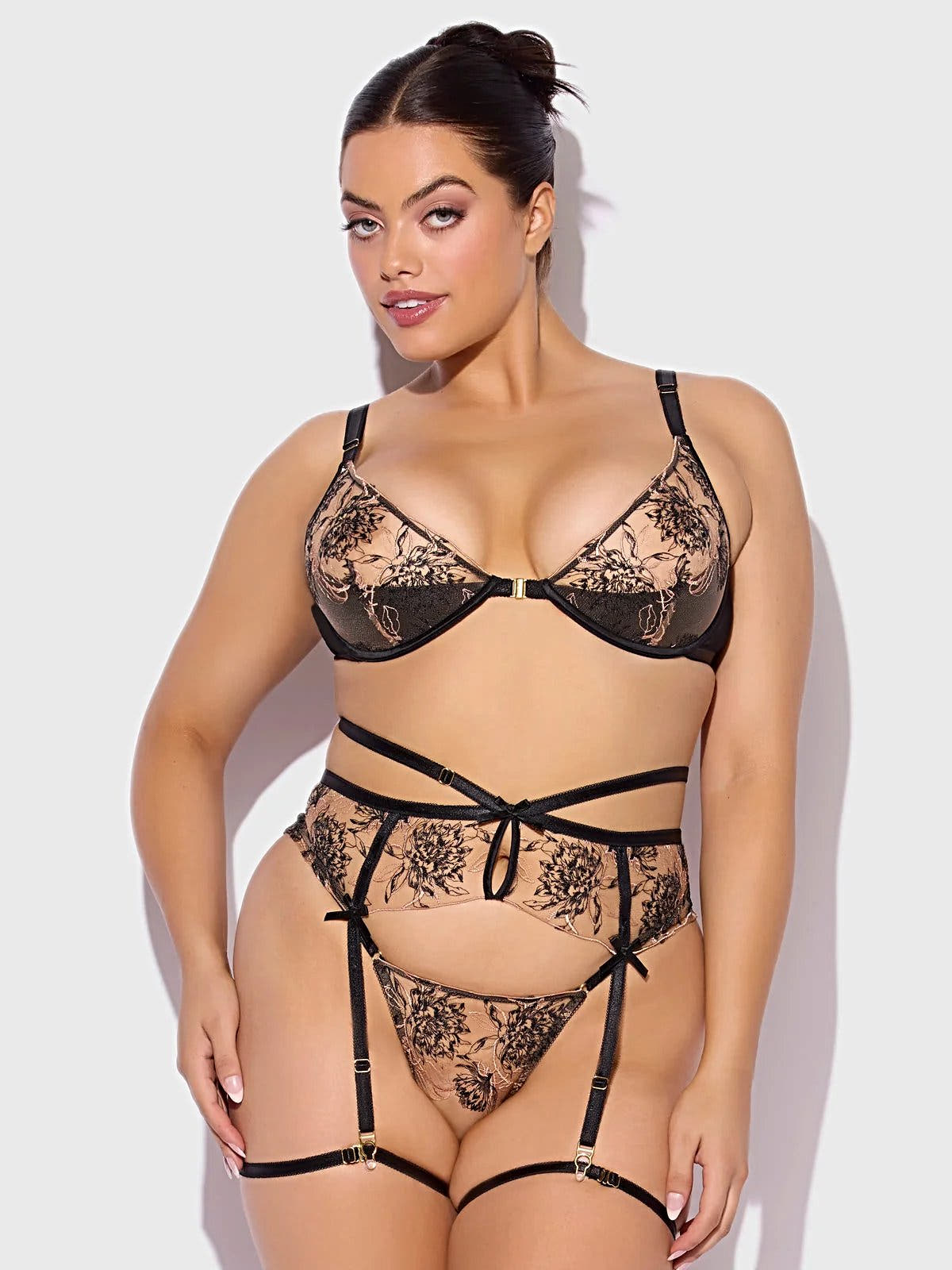 DELILAH EMBROIDERED PUSH UP BRA, GARTER & THONG SET -
