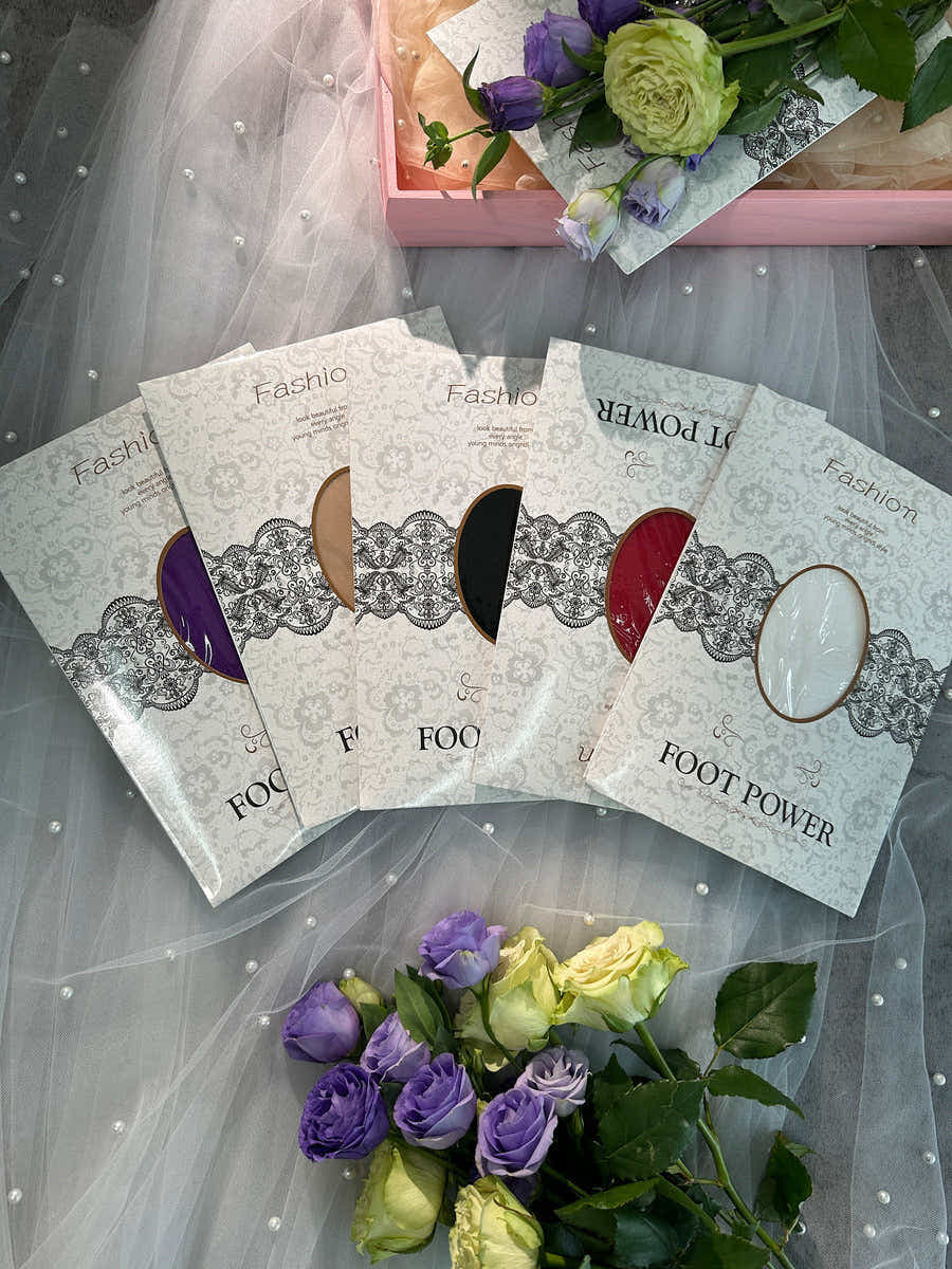 Elegant 15 Denier Thigh-High Lace Stockings with Floral Design and Silicone Anti-Slip Top