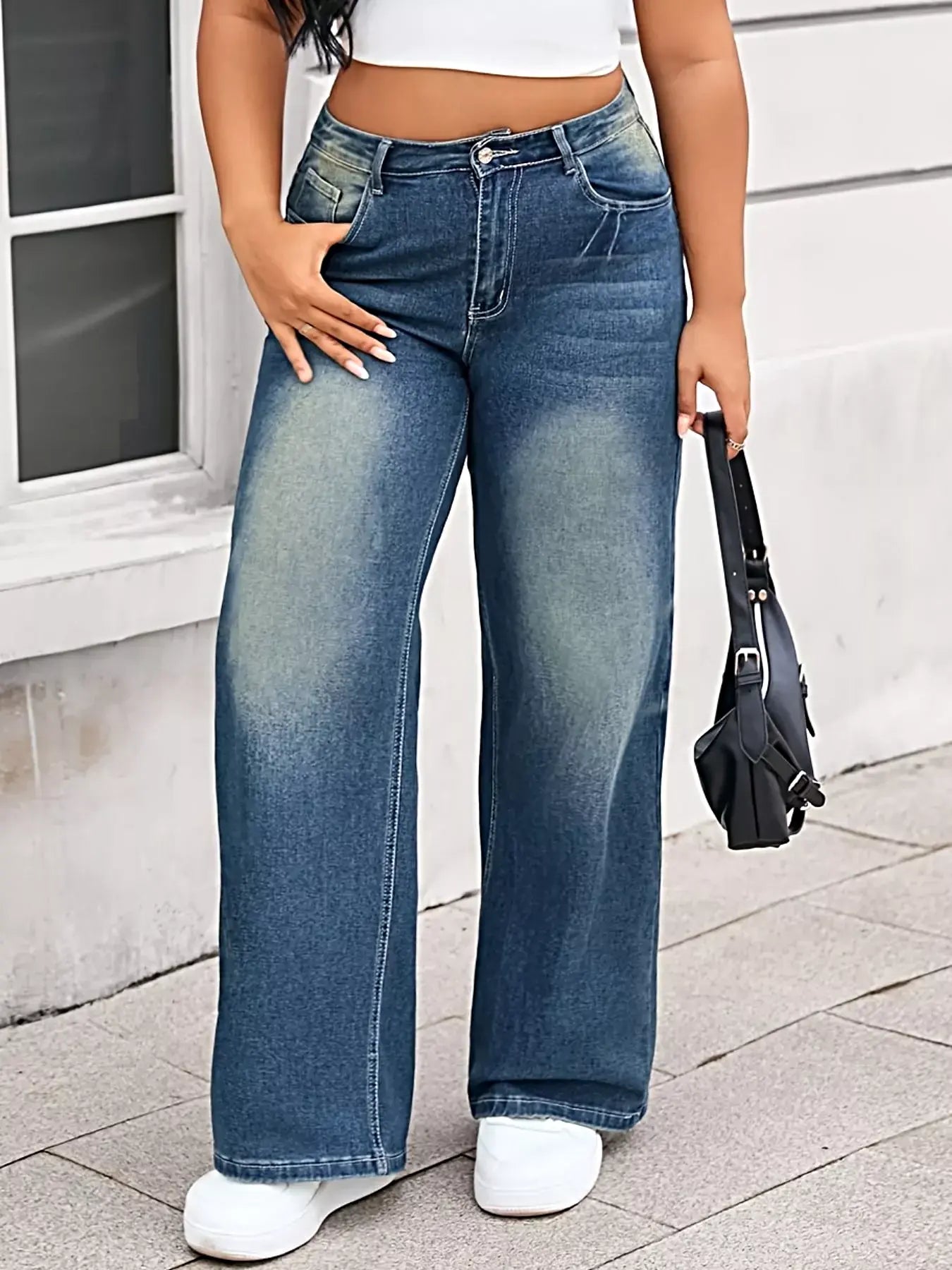 Plus Size Vintage Wash Wide Leg Jeans -