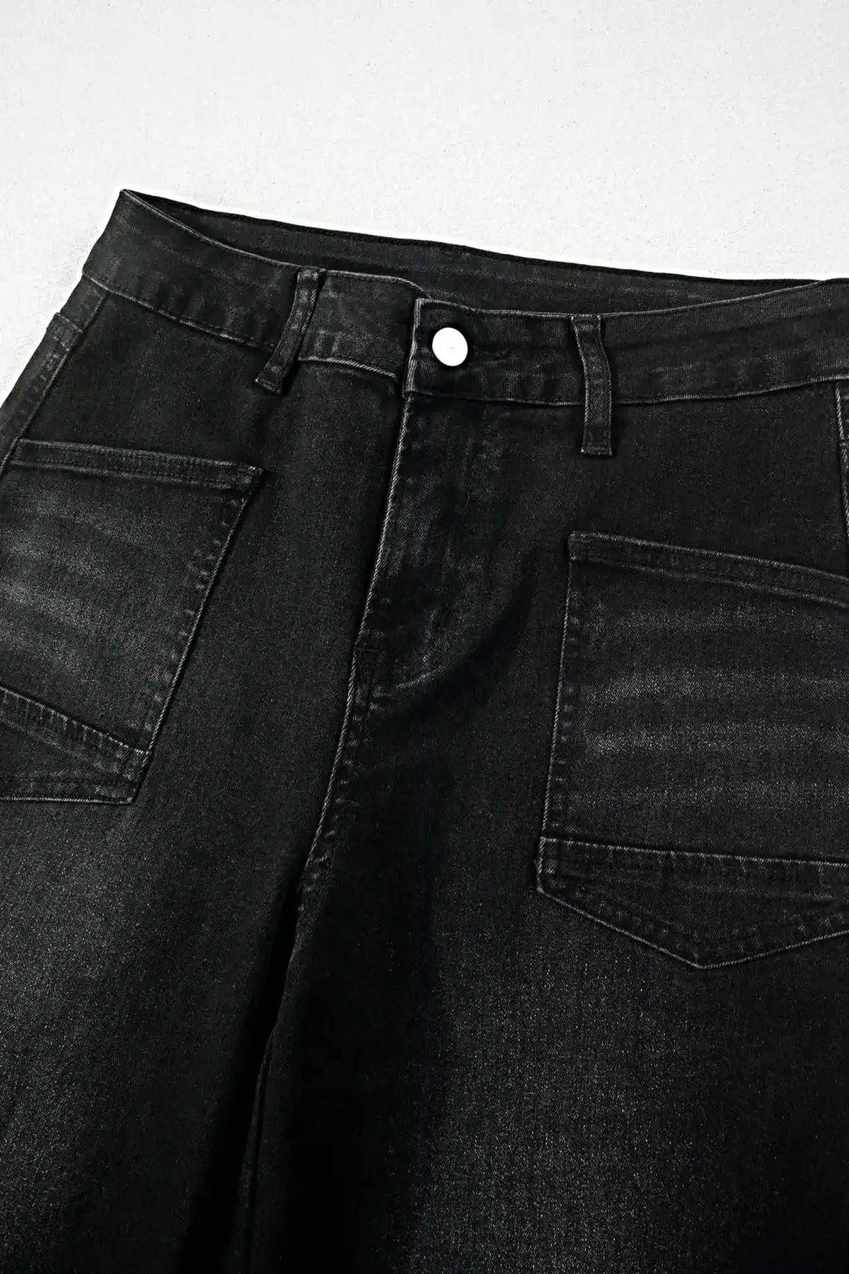 Frayed Cropped Straight Jeans -
