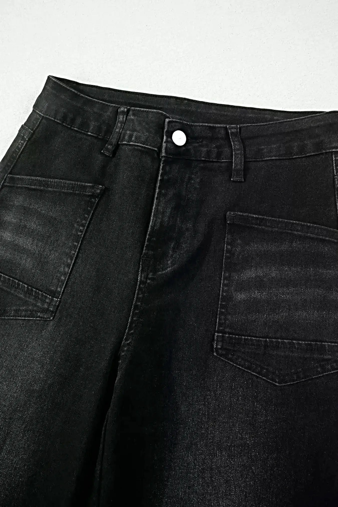 Frayed Cropped Straight Jeans -