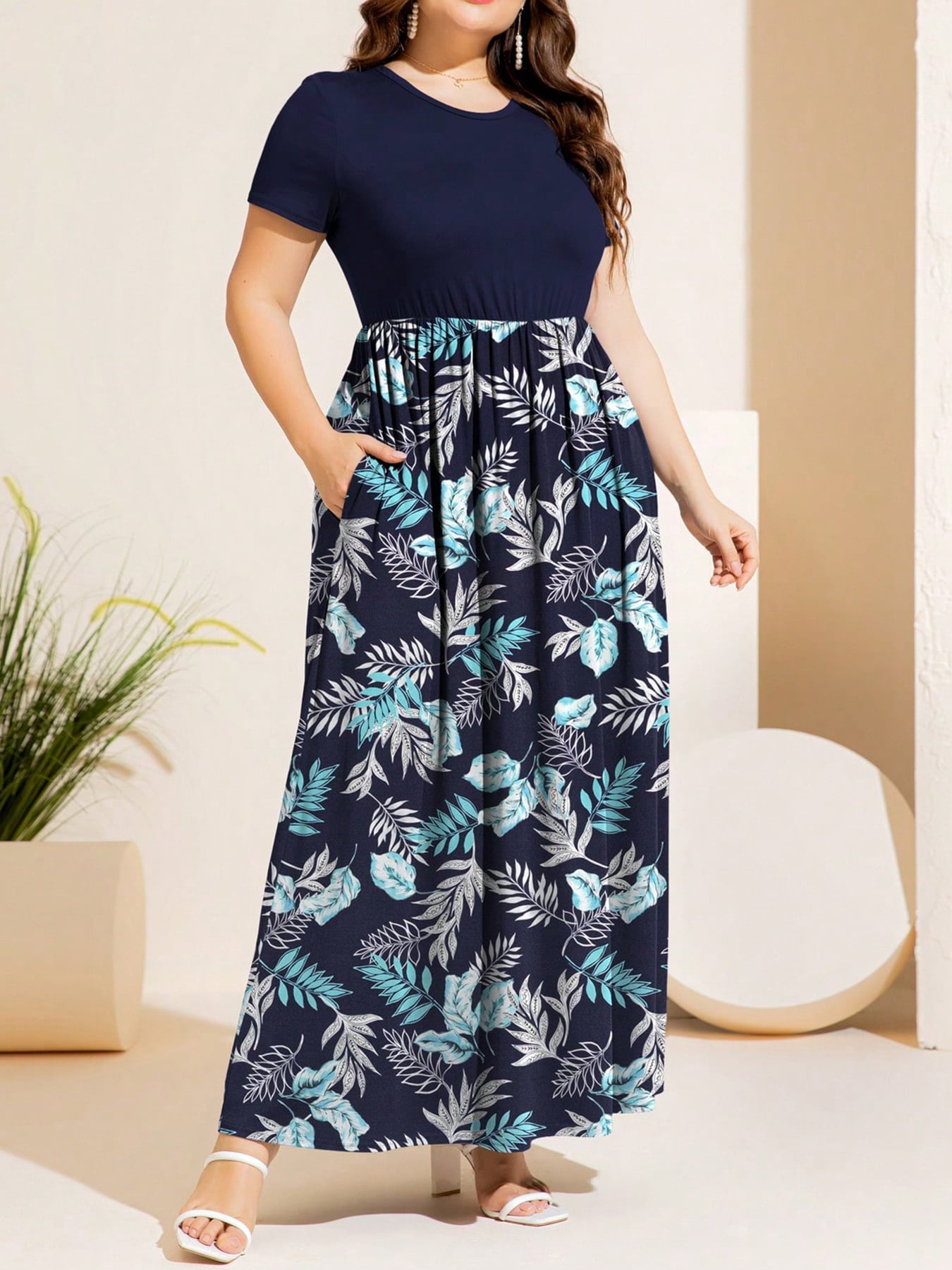 Plus Size Printed Round Neck Short Sleeve Maxi Dress