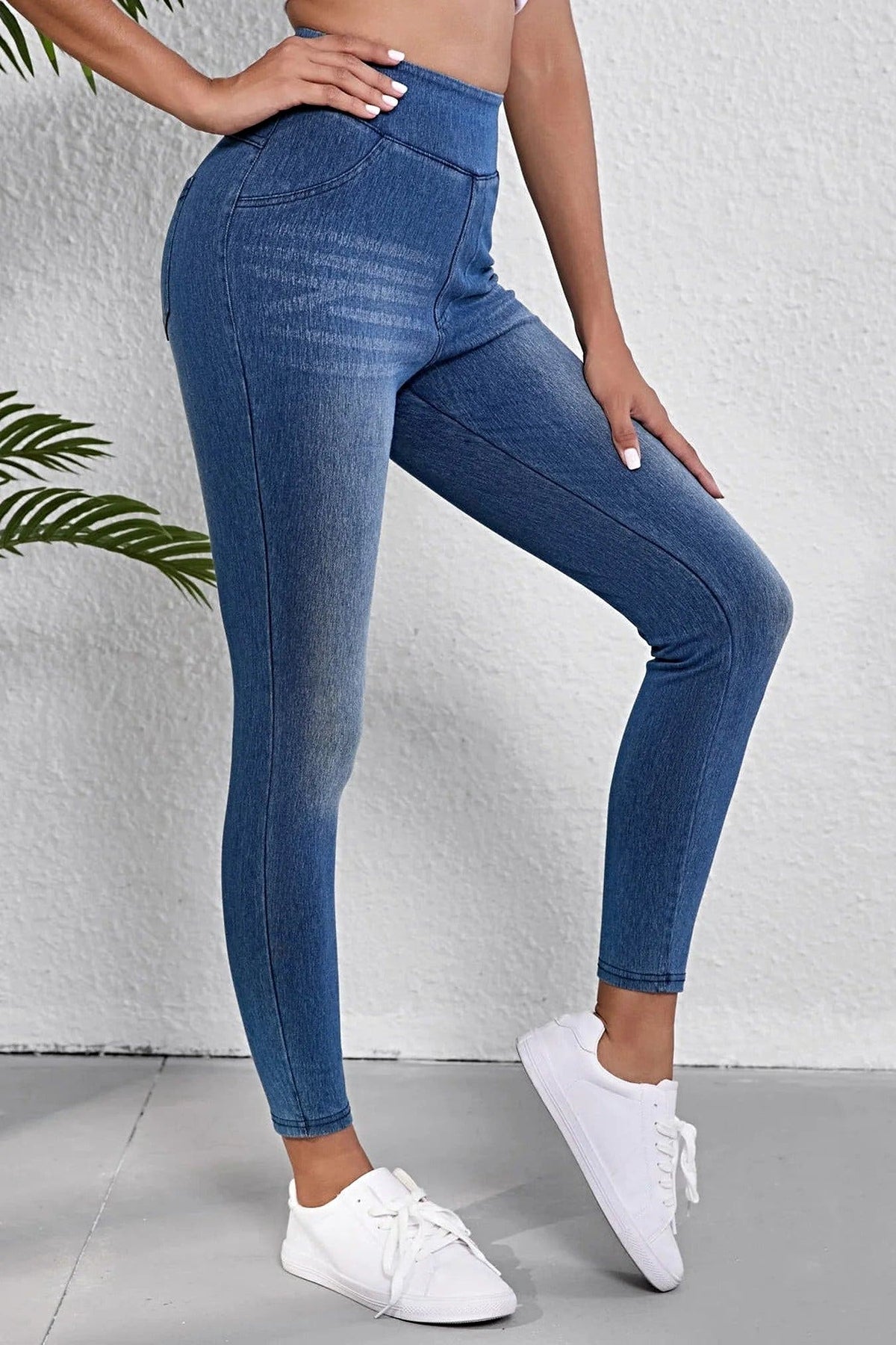 High-Waisted Skinny Jeans -