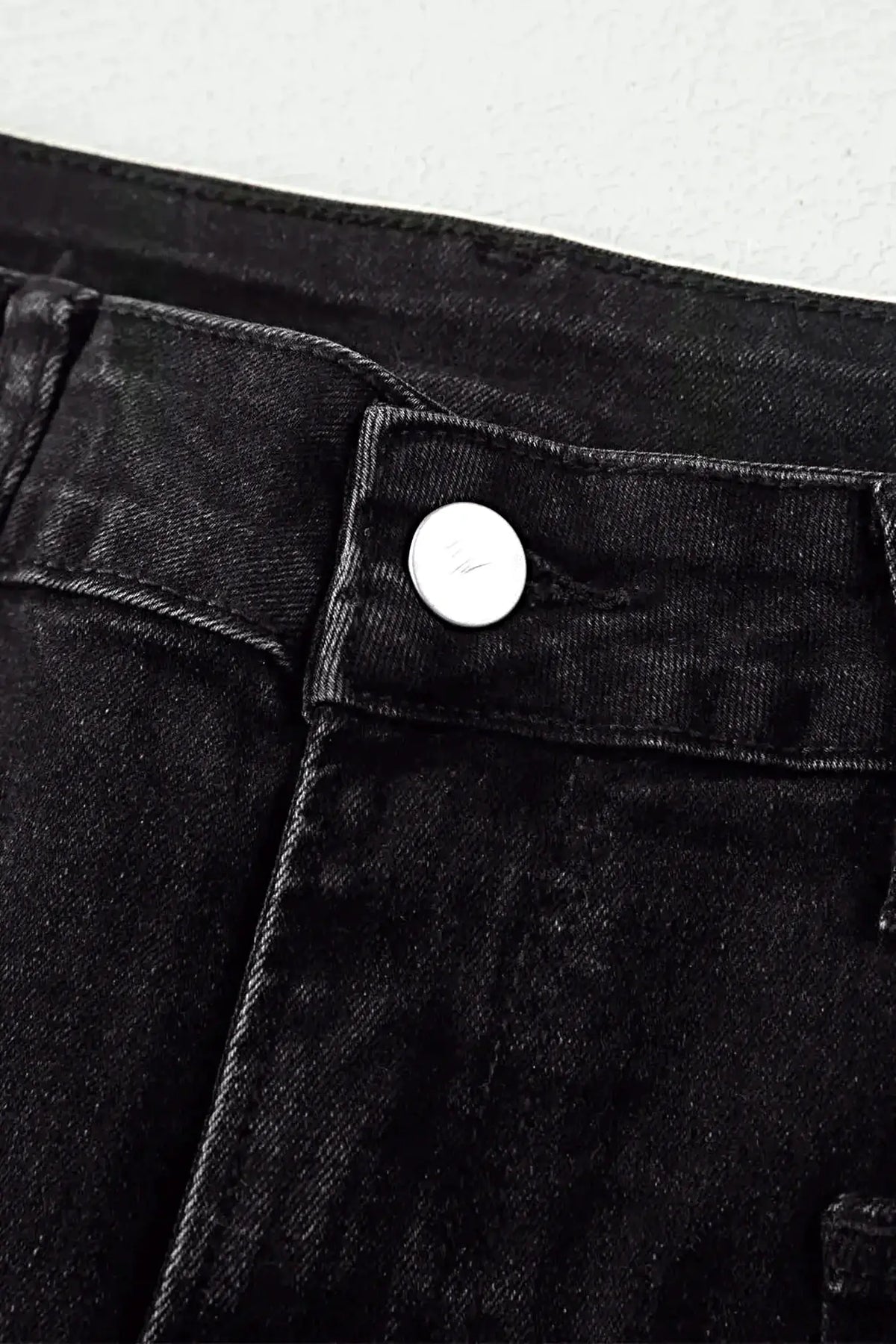 Frayed Cropped Straight Jeans -