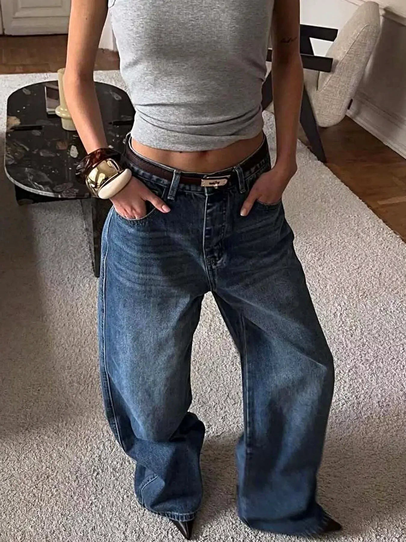 Wide Leg Relaxed Fit Jeans -