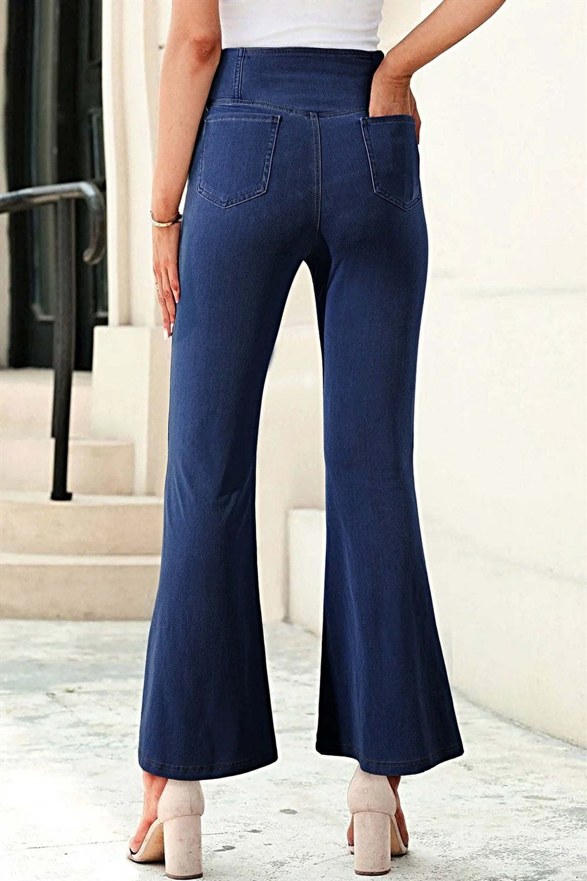 High-Waisted Flare Jeans -