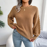 Трендовий светр зі змішаною в’язкою з круглим вирізом і запущеними плечима