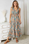 더블 테이크 플로럴 V-넥 티어드 민소매 드레스-Trendsi-Floral-S-SatinBoutique